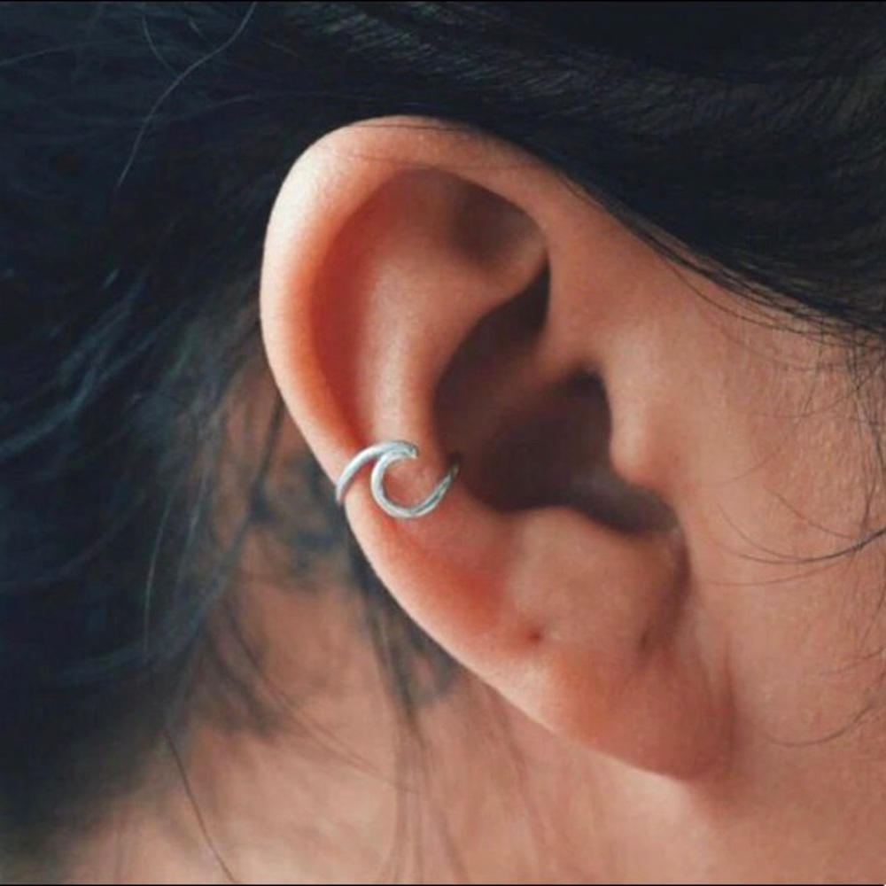 “Surf’s Up” Ocean Wave Boho No-Pierce Ear Cuff - Picture 1 of 8